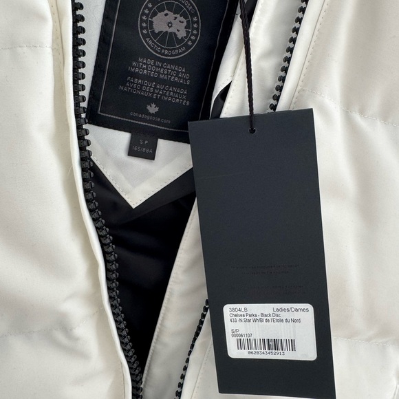 Canada Goose Black Label Parka - Picture 4 of 9